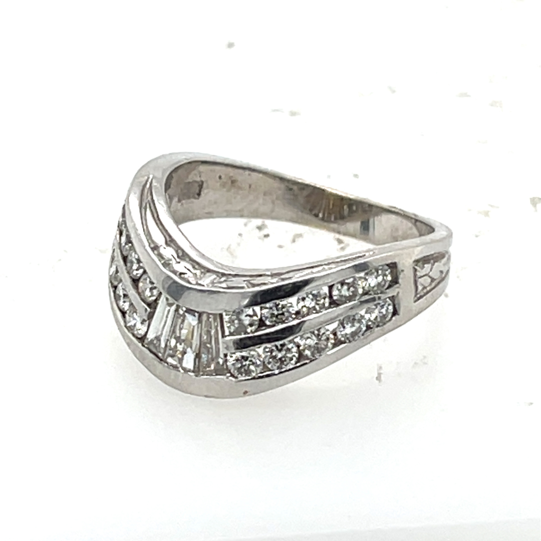 Estate V Shape Wedding Band