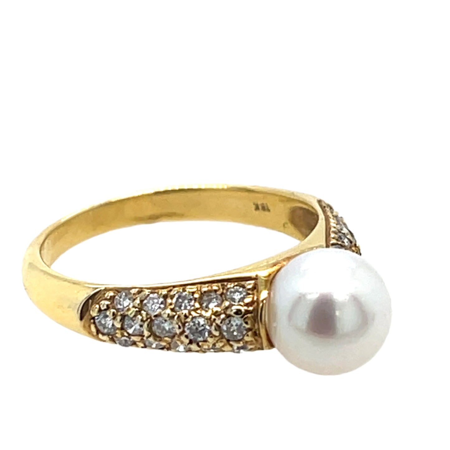 Cultured Pearl and Diamond Ring in 18K Yellow Gold