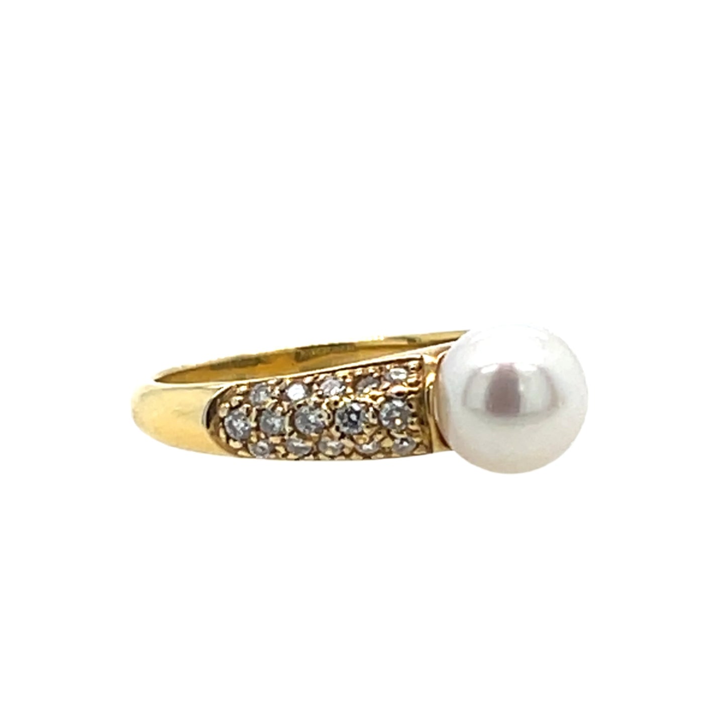 Cultured Pearl and Diamond Ring in 18K Yellow Gold